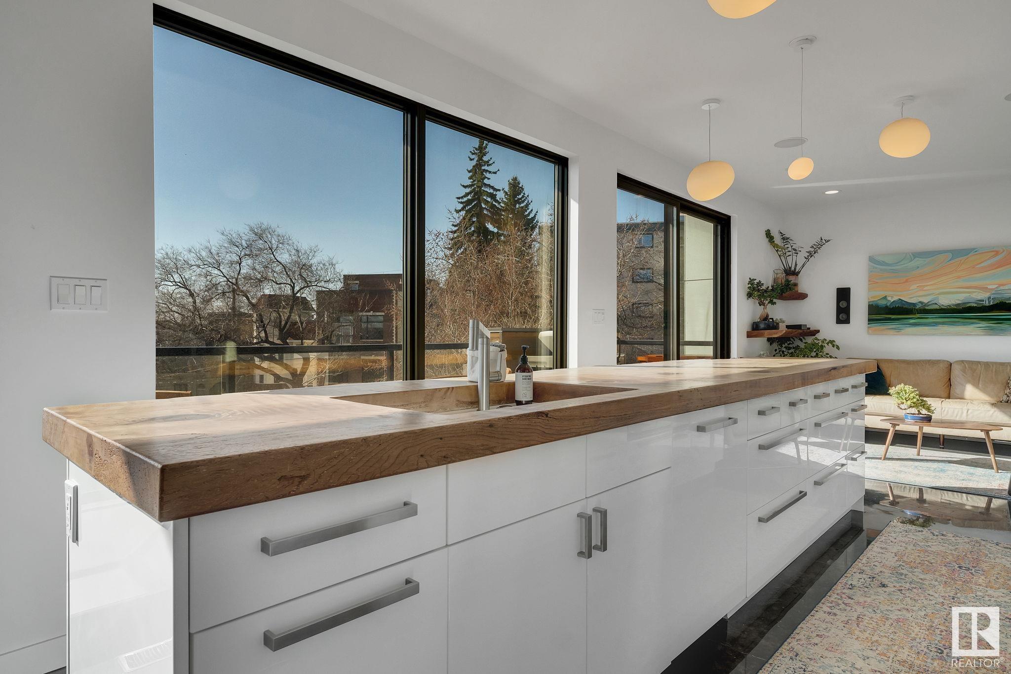 Property Photo: 9457 100A Avenue NW AB T5H 0A6