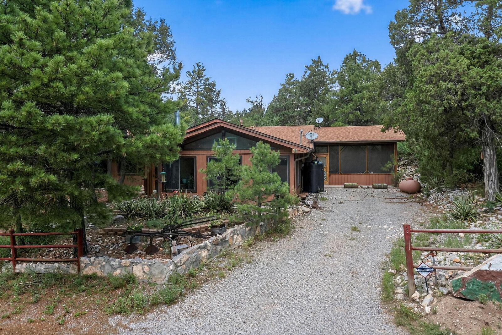 Property Photo:  4 Scott Court  NM 87059