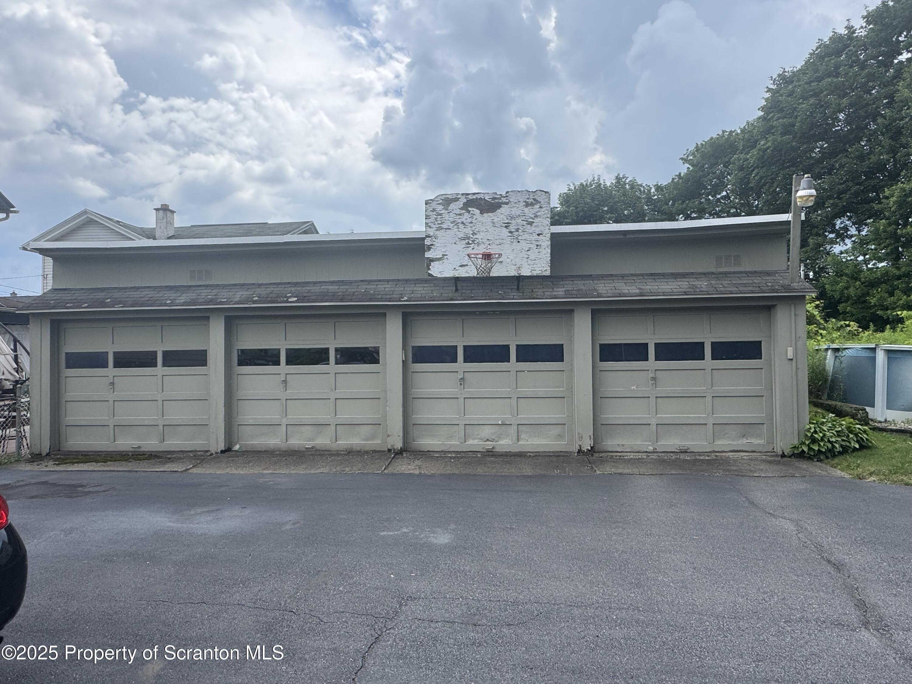 Property Photo: 1407 Lafayette Street PA 18504