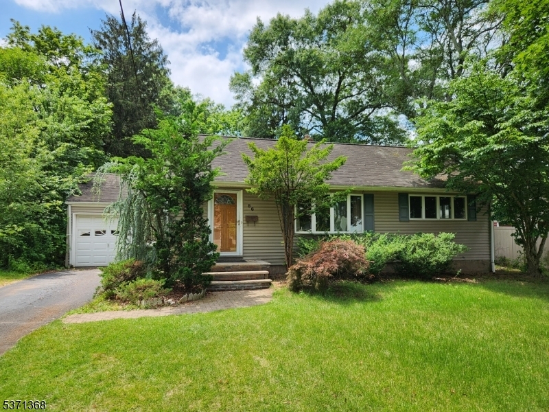 86 Azalea St  Paramus Boro NJ 07652 photo