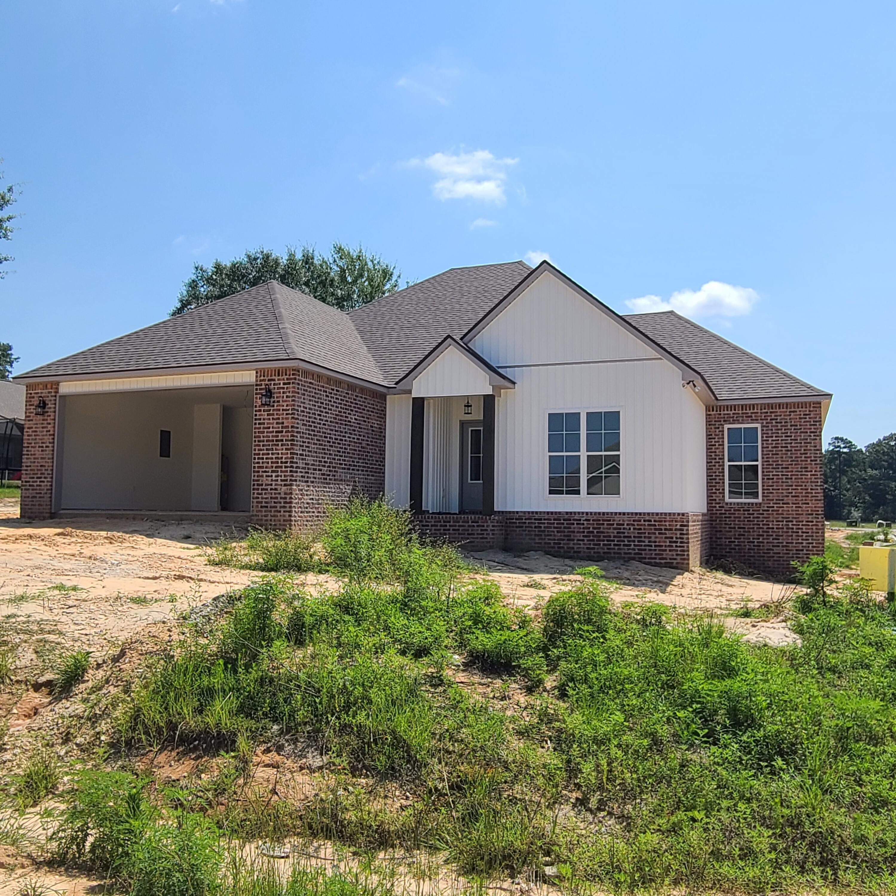 Property Photo: 11 Golden Oak MS 39402
