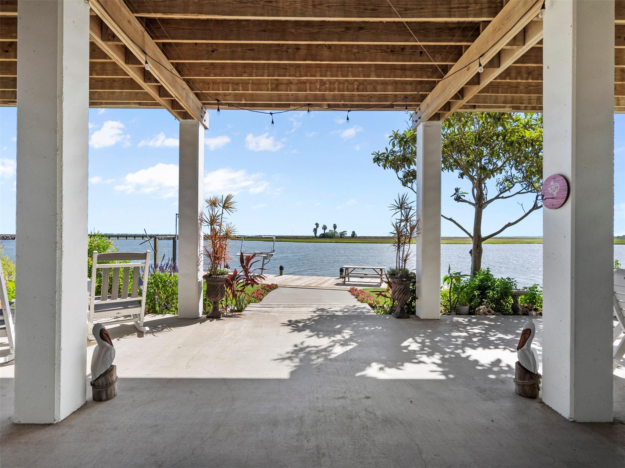 Property Photo: 160 Tarpon Street TX 77563