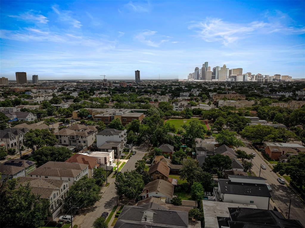 Property Photo: 1716 Maryland Street B TX 77006