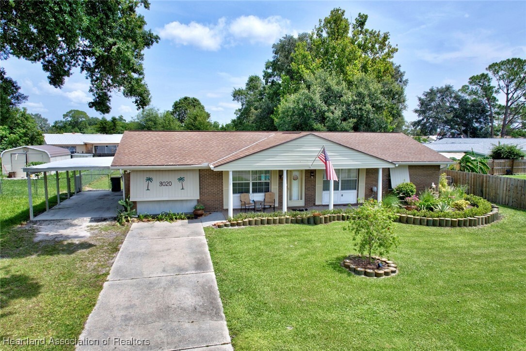 Property Photo: 3020 Parkwood Road FL 33872
