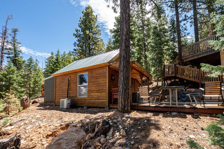 Property Photo: 1010 E Pioneer Rd UT 84762