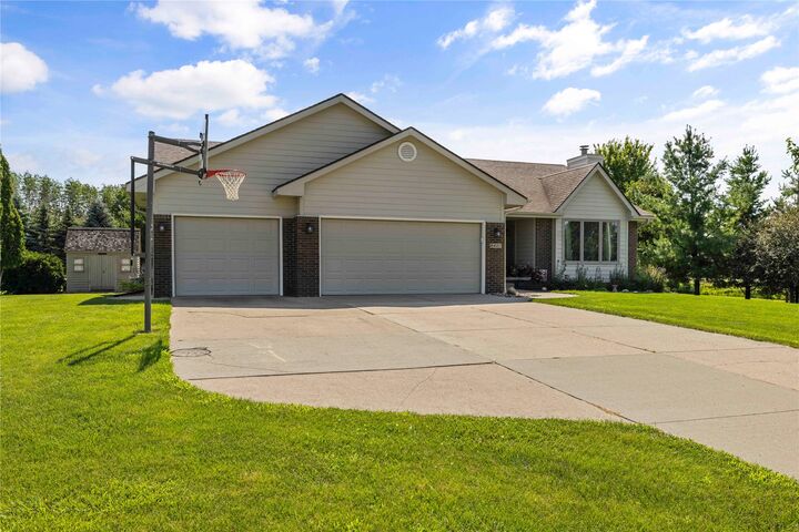 Property Photo:  9421 NE 28th Court  IA 50021 