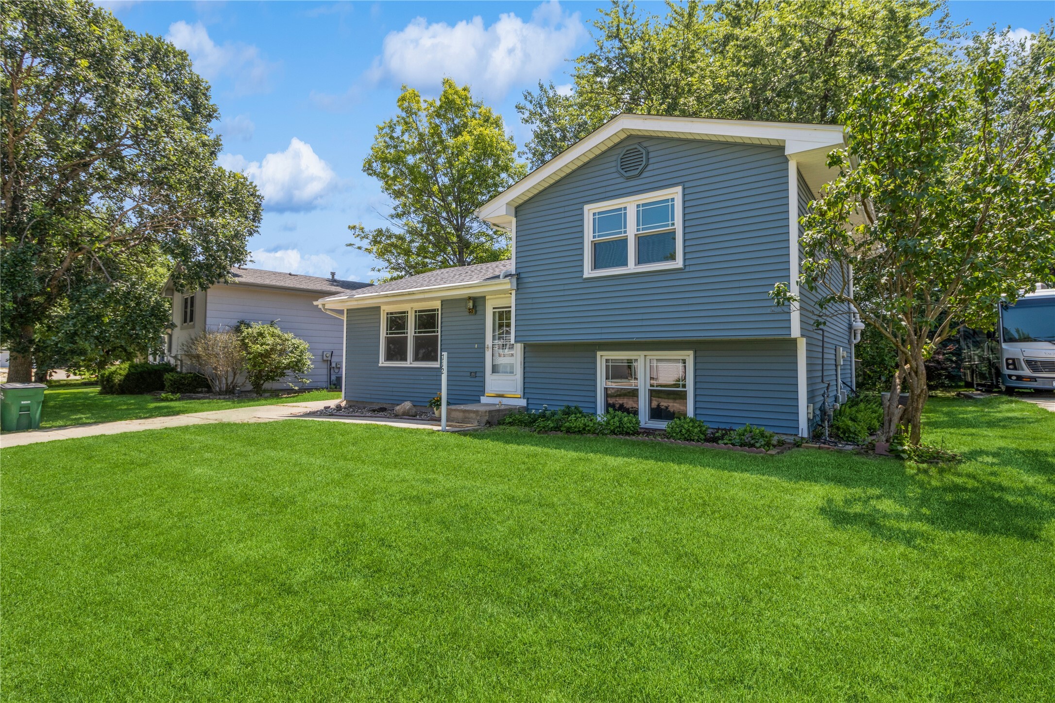 712 NE 9th Street  Grimes IA 50111 photo