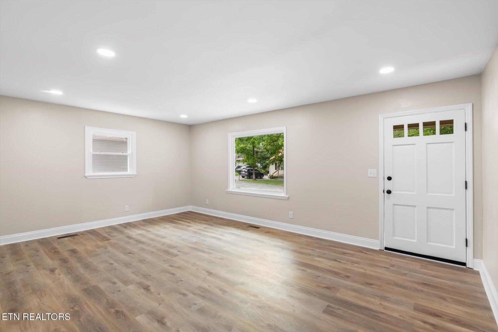 Property Photo: 308 N Georgia Ave TN 37331