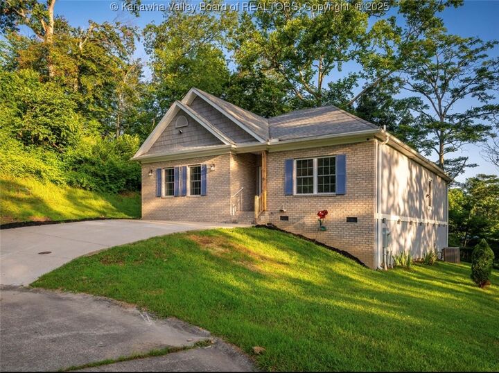 Property Photo:  6 Squires Drive  WV 25177 