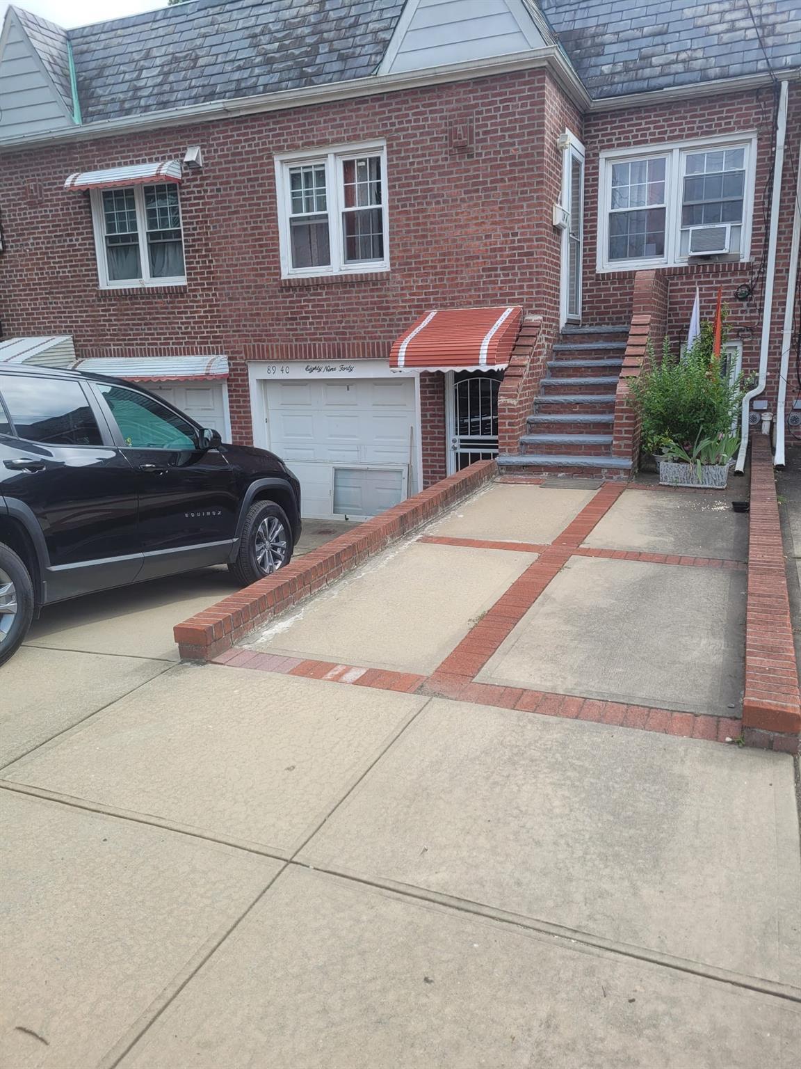 Property Photo:  89-40 217th Street Apt 1  NY 11427 