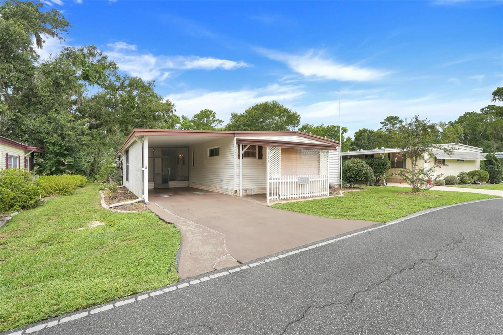 Property Photo: 119 Royal Palm Drive FL 34748