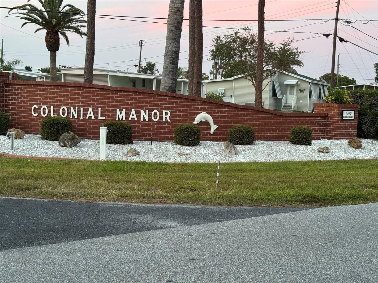 Property Photo: 218 W Outer Drive FL 34285