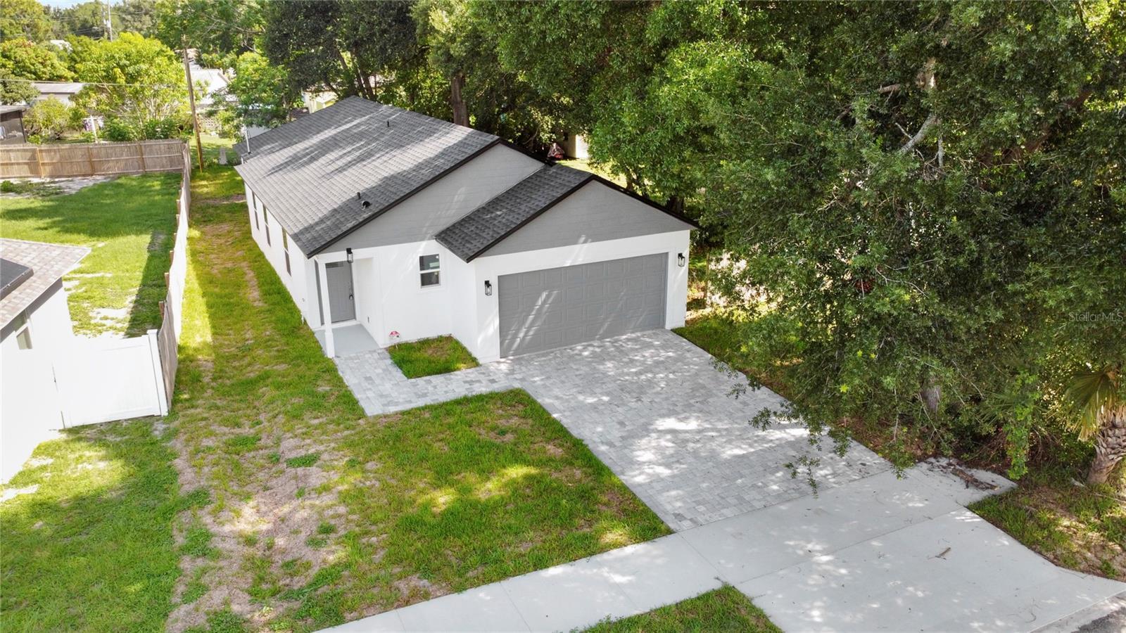 Property Photo: 726 Eldridge Street FL 32803