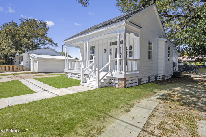 Property Photo:  247 Forrest Avenue  MS 39530 