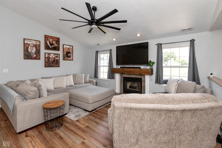 Property Photo: 2082 Fiesbeck Drive IN 47201