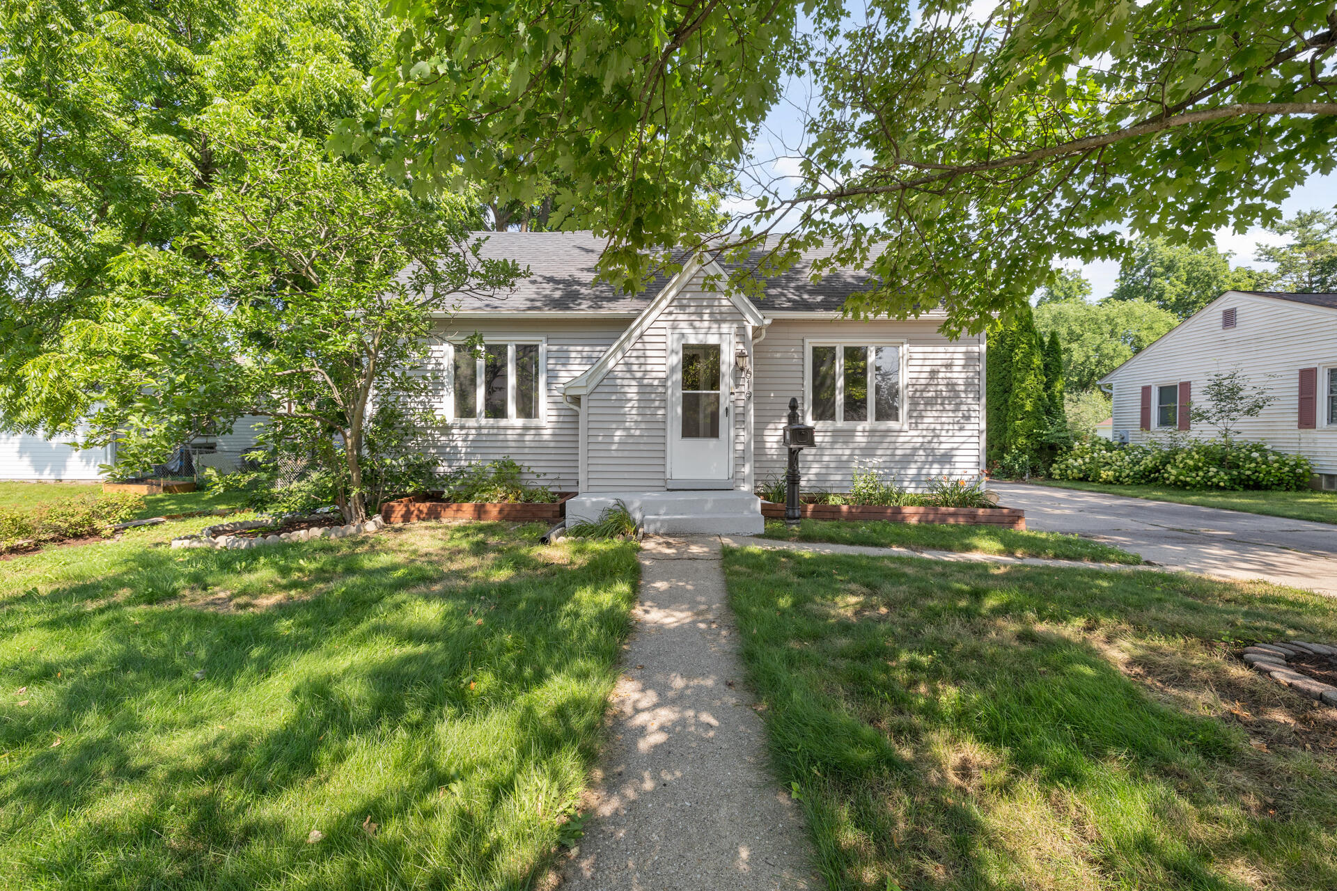 Property Photo: 619 S Main St WI 53066