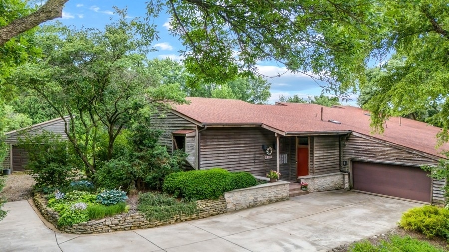 Property Photo: 41W955 Northway Drive IL 60119