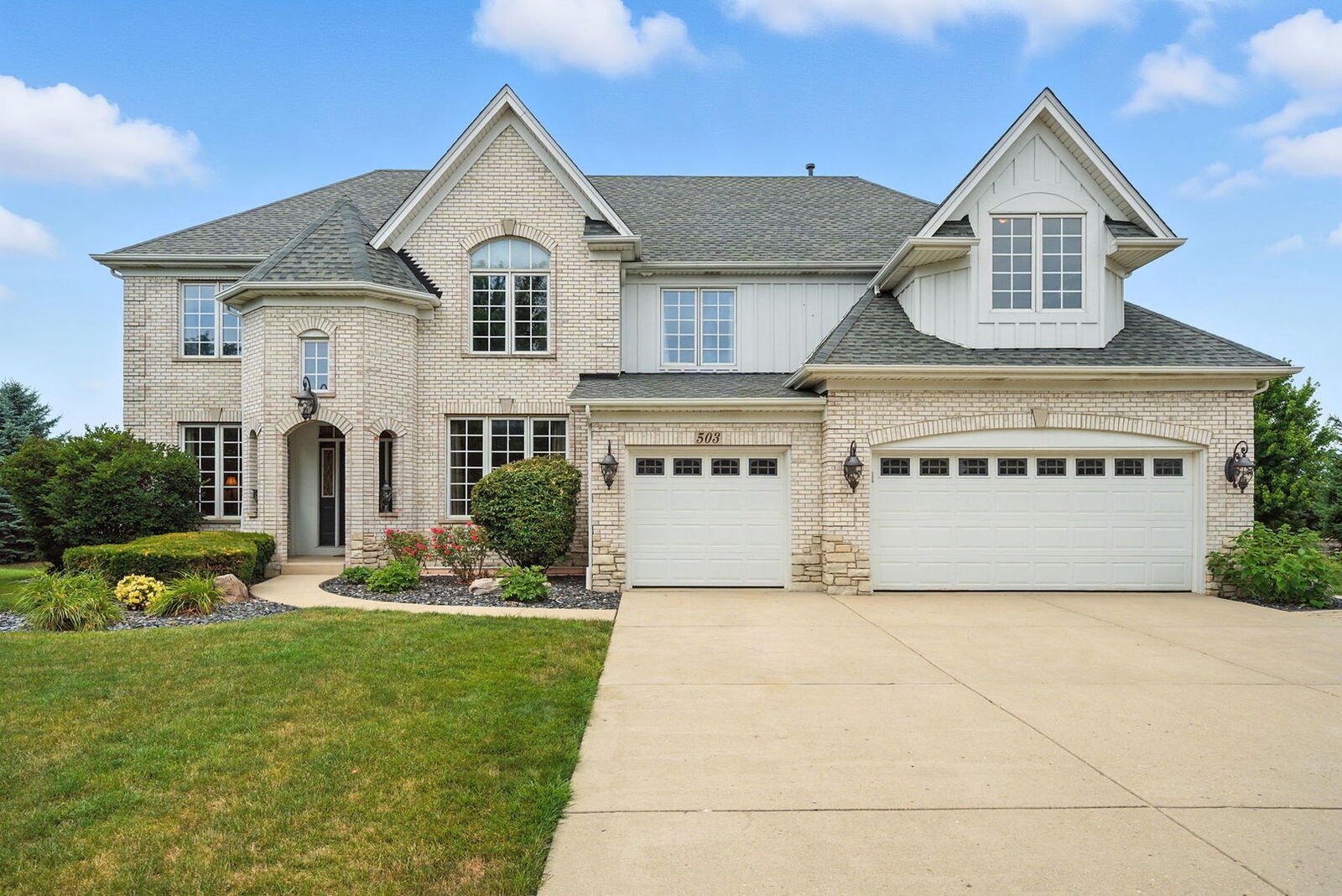 Property Photo: 503 Simsbury Court IL 60543