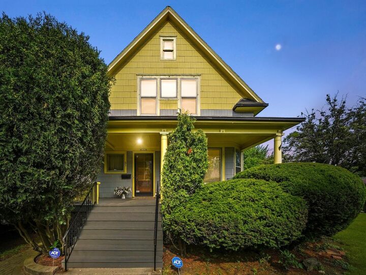 Property Photo:  31 Bluff Avenue  IL 60525 