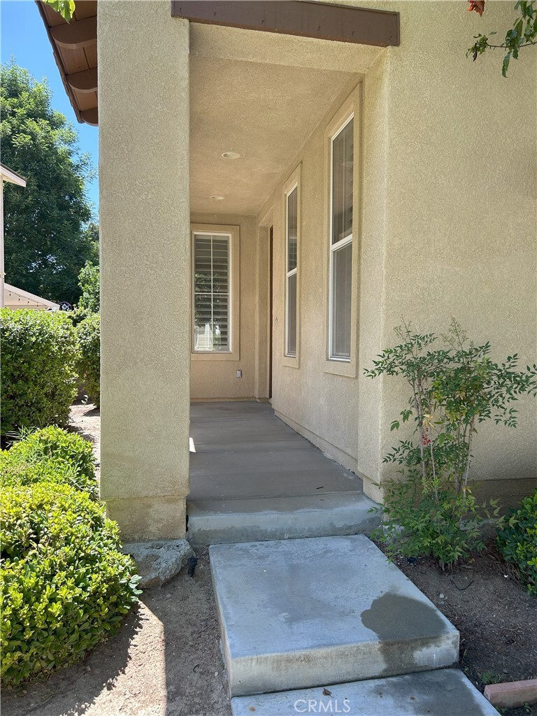 Property Photo: 39877 Worthington Place CA 92591