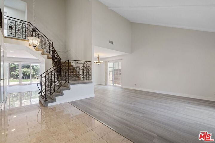 Property Photo:  12525 Semora Street  CA 90703 