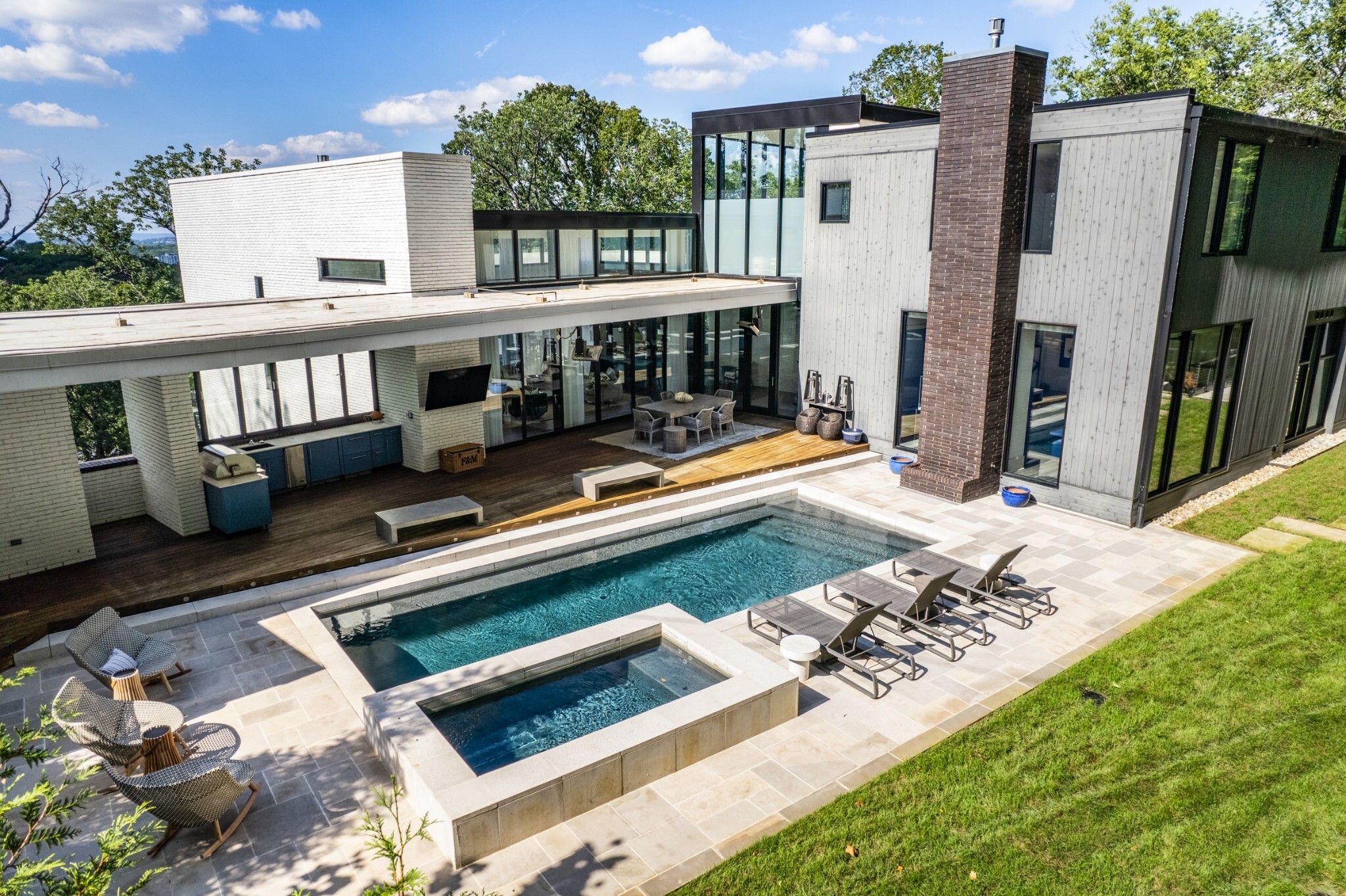 Property Photo: 4606 Shys Hill Rd TN 37215