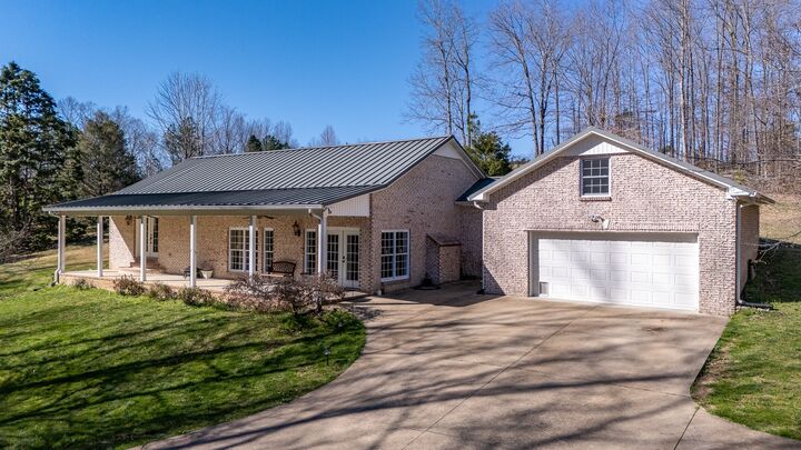 Property Photo:  15 Clifton Rd  TN 38464 