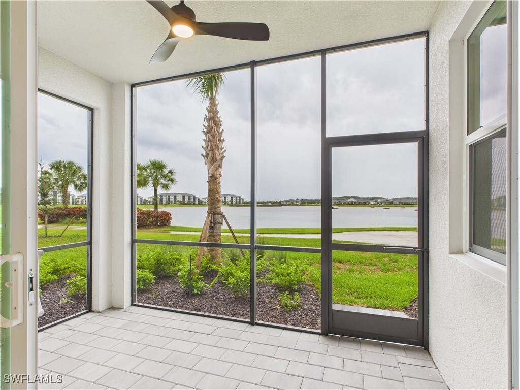 Property Photo: 5555 Double Eagle Circle 3913 FL 34142