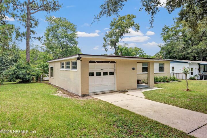 Property Photo: 6816 Lotus Road S FL 32211
