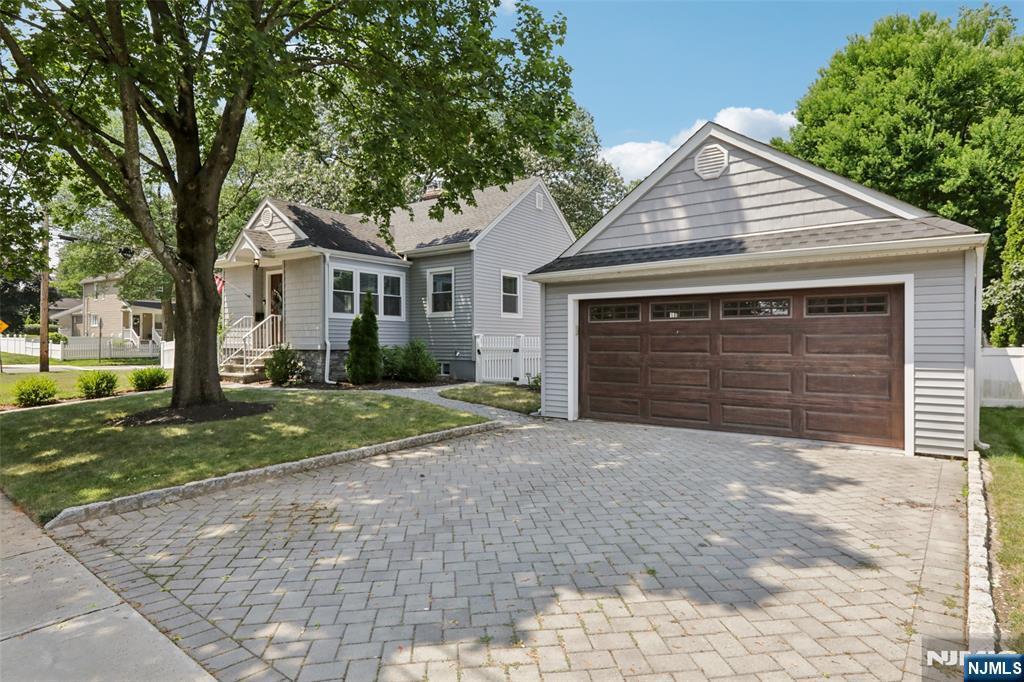 Property Photo:  270 Hirschfield Place  NJ 07646 