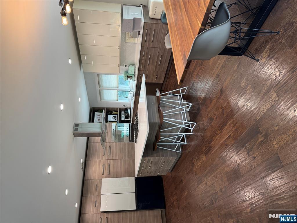 Property Photo: 31 Maycock Court NJ 07624