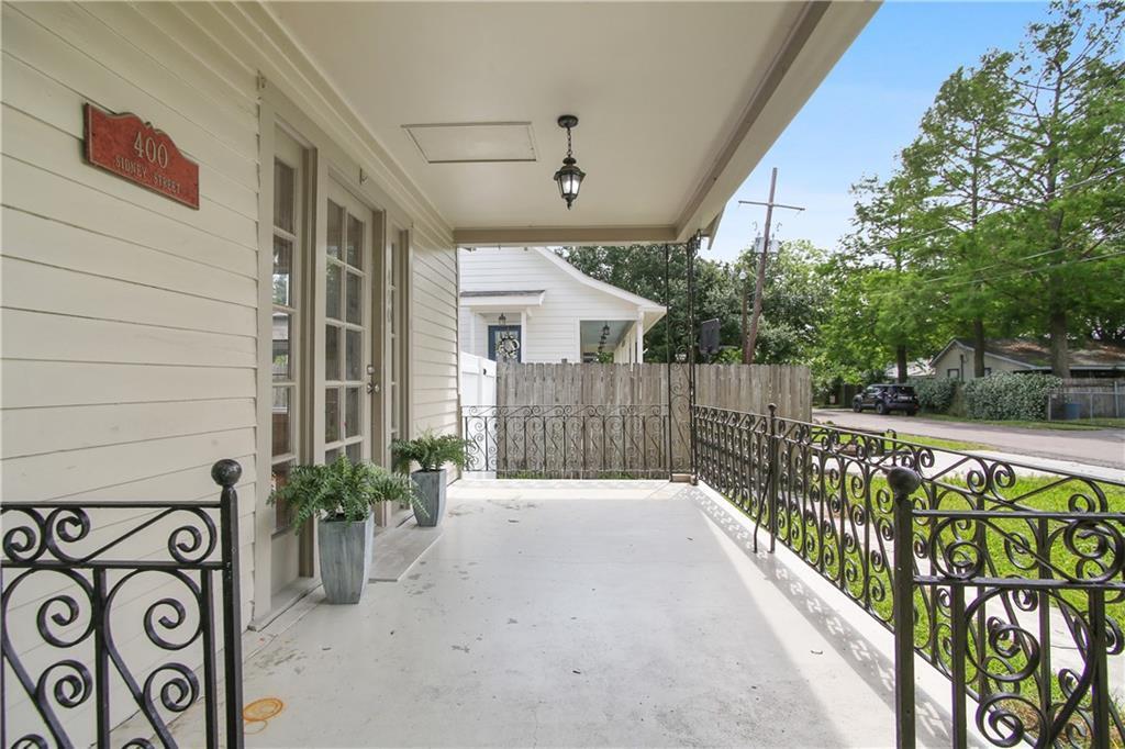 Property Photo:  400 Sidney Street  LA 70005 