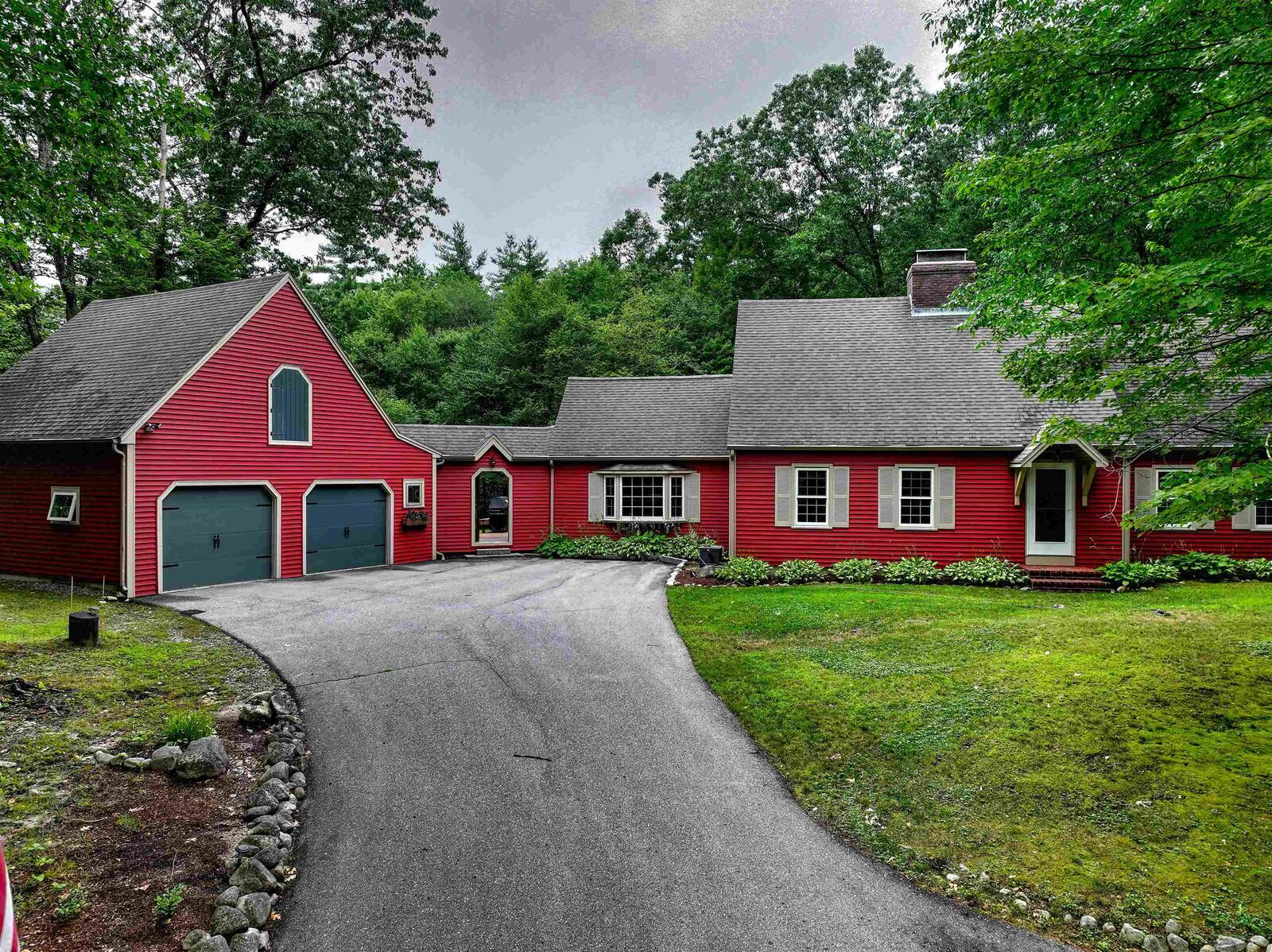 Property Photo: 24 Laurel Hill Road NH 03049