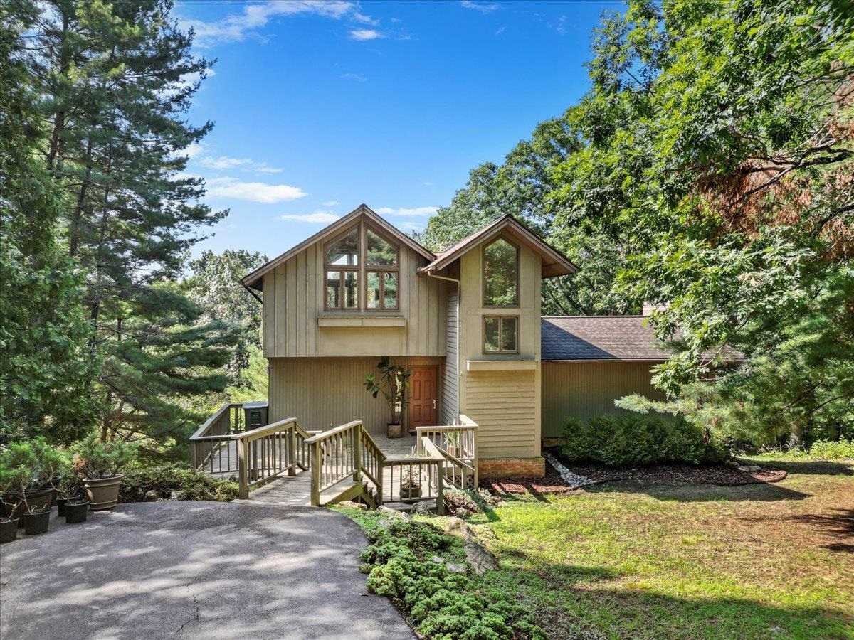 Property Photo: 607 High Meadow Drive VA 24060