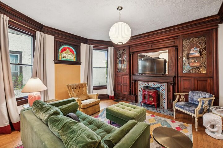 Property Photo: 2742 Dupont Avenue S MN 55408