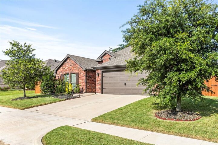Property Photo:  1912 Sunflower Drive  TX 75154 
