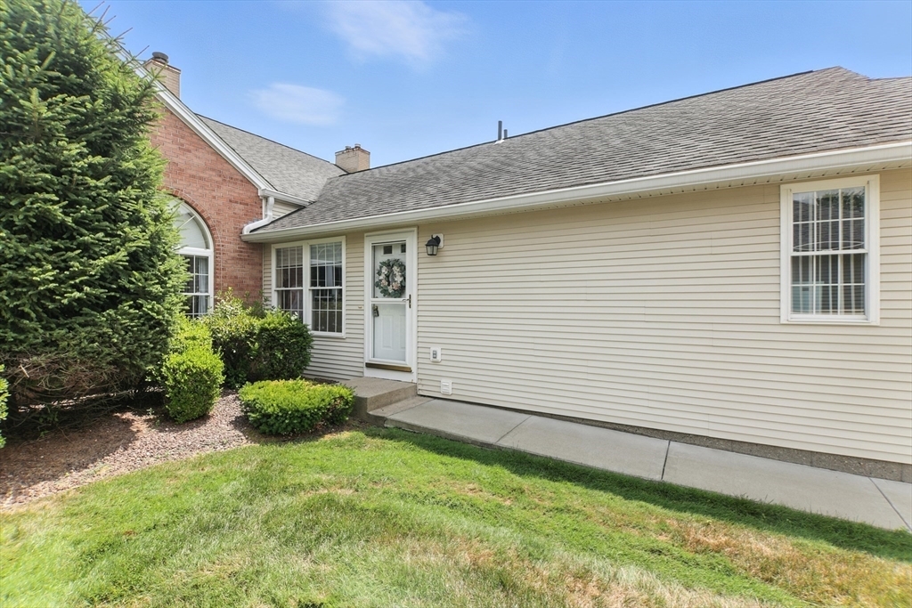 Property Photo: 17 Castle Hill Rd G MA 01001