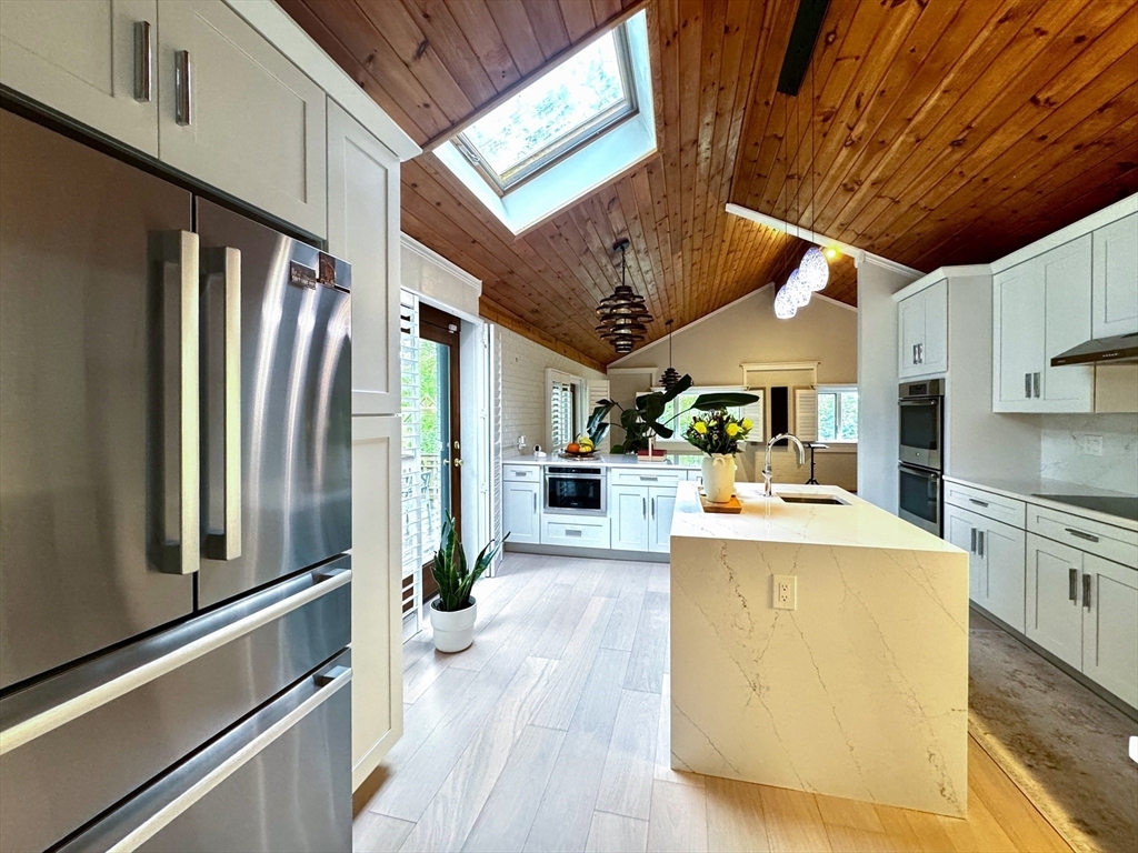 Property Photo: 10 Winch Way MA 01760