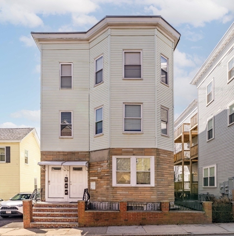 Property Photo: 5 Fountain Ave 3 MA 02145
