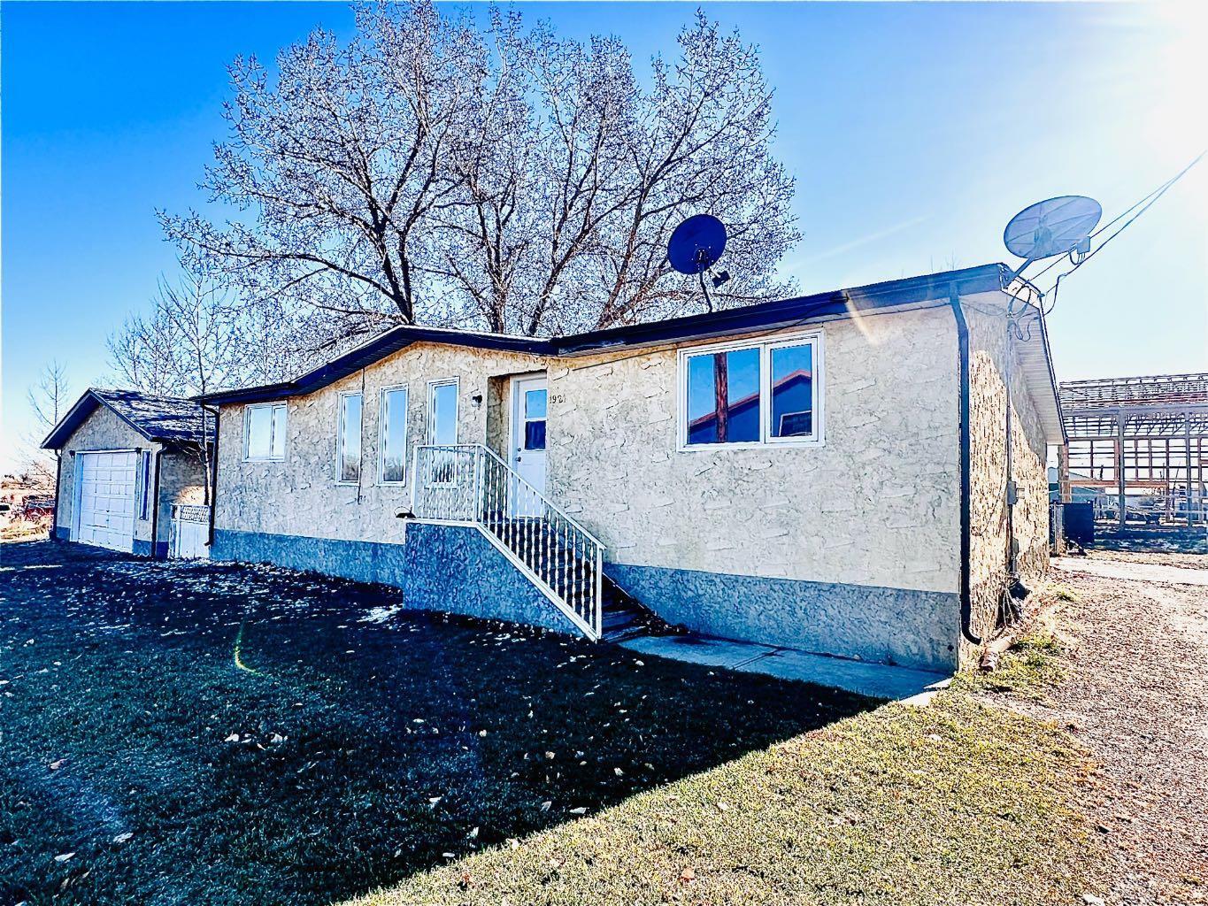 Property Photo: 1921 21 Street AB T0L 1R0