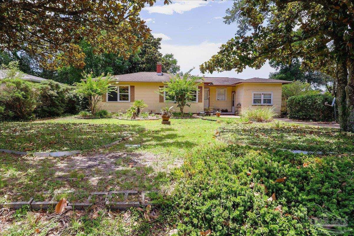 Property Photo:  195 Harrison Ave  FL 32505 