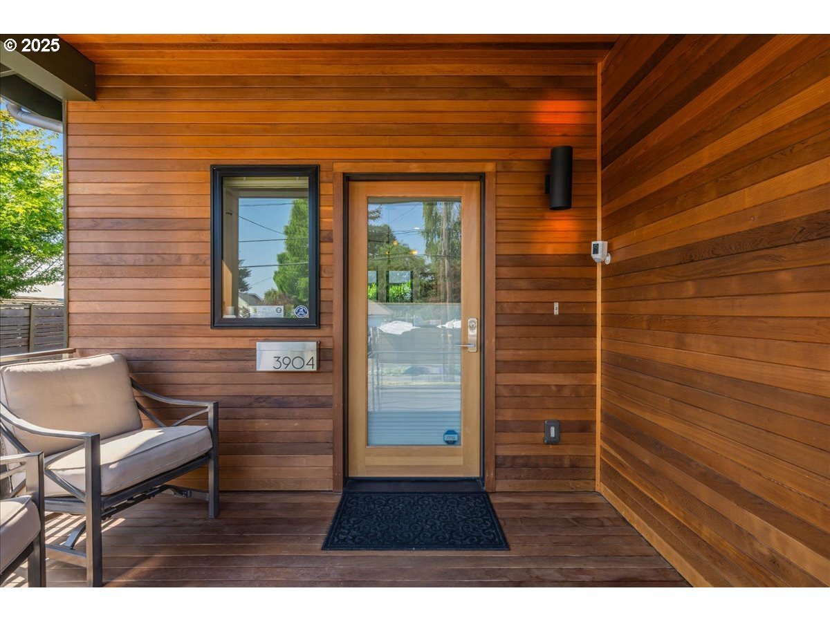 Property Photo:  3904 NE Going St  OR 97211 