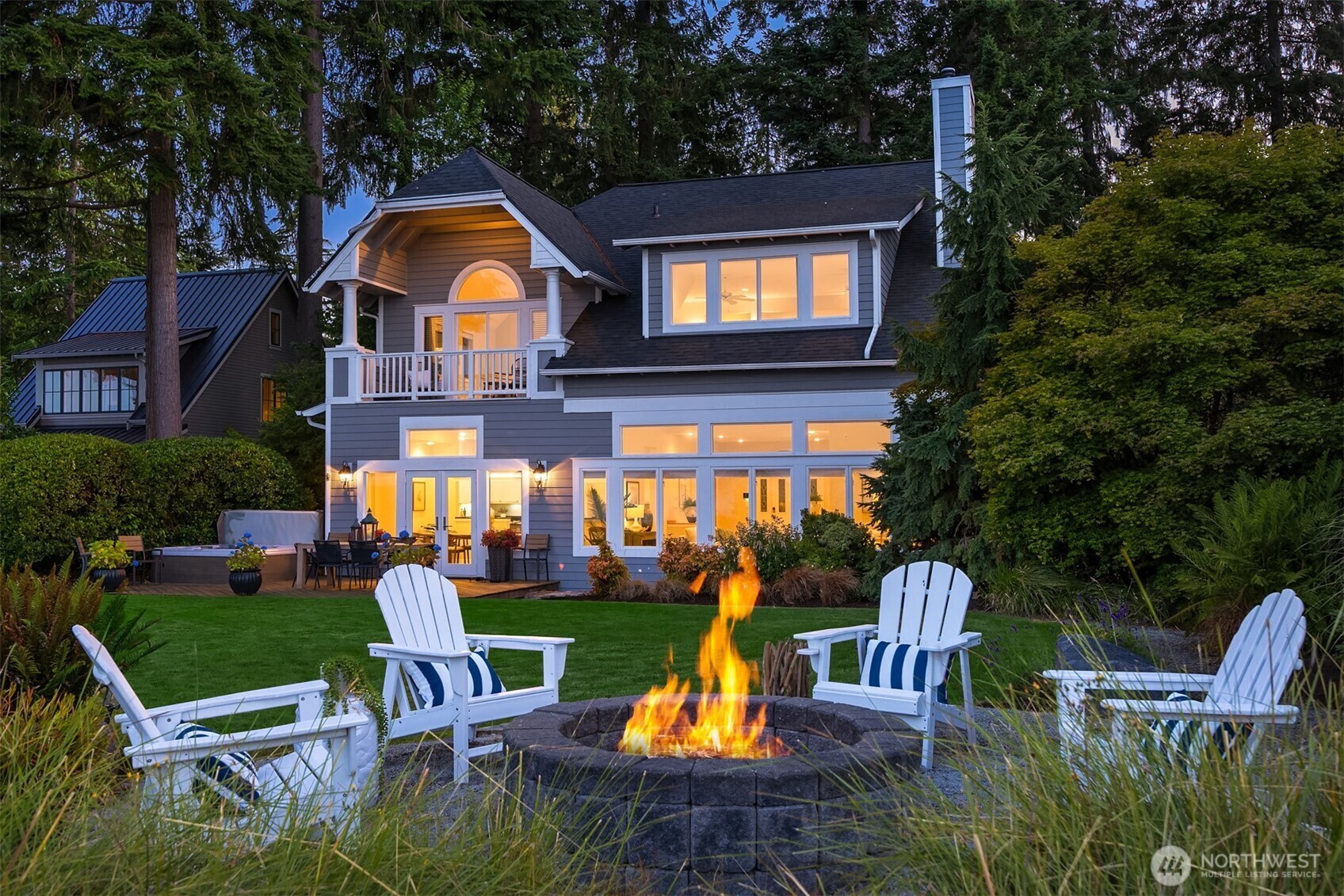 Property Photo: 10668 NE Manor Lane WA 98110