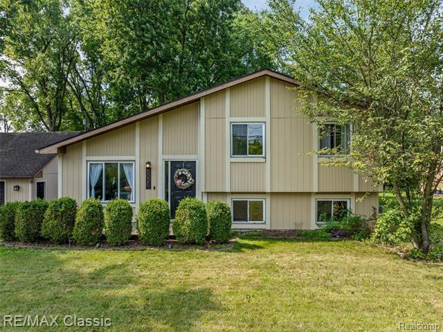 5025 S Pine Knob Trail  Independence Twp MI 48346 photo