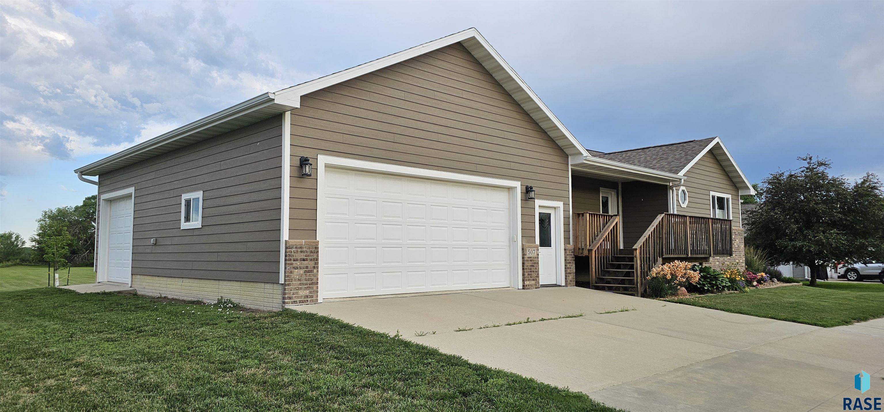 Property Photo: 507 Nebraska St SD 57014