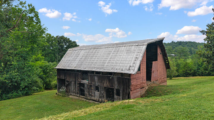 Property Photo: 105 Johnson Gap Road TN 37716