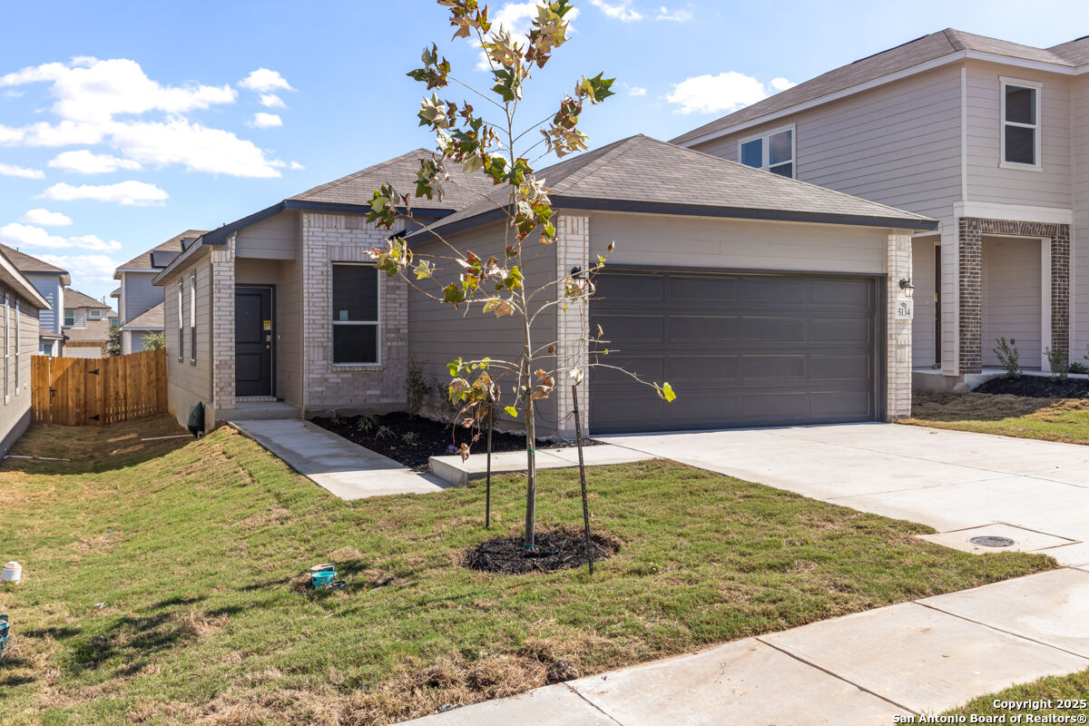 Property Photo:  5134 Schaeffer Rdg  TX 78109 