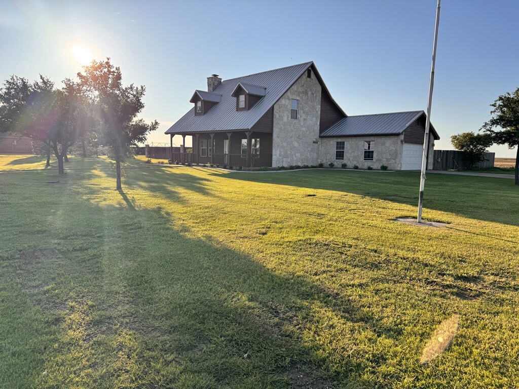 Property Photo: 201 Kasberg Court TX 76861