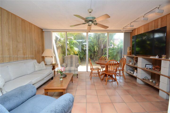 13935 SW 84th St 905  Miami FL 33183 photo