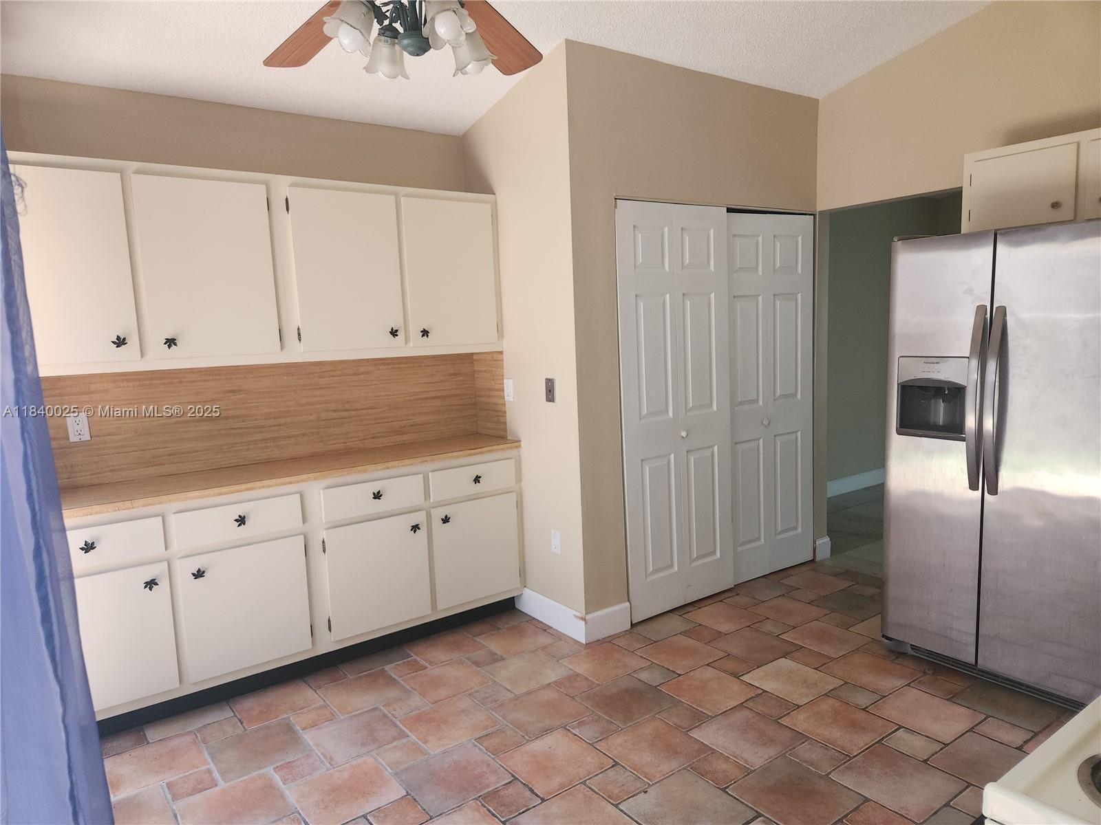 Property Photo: 8643 Bridle Path Ct 8643 FL 33328